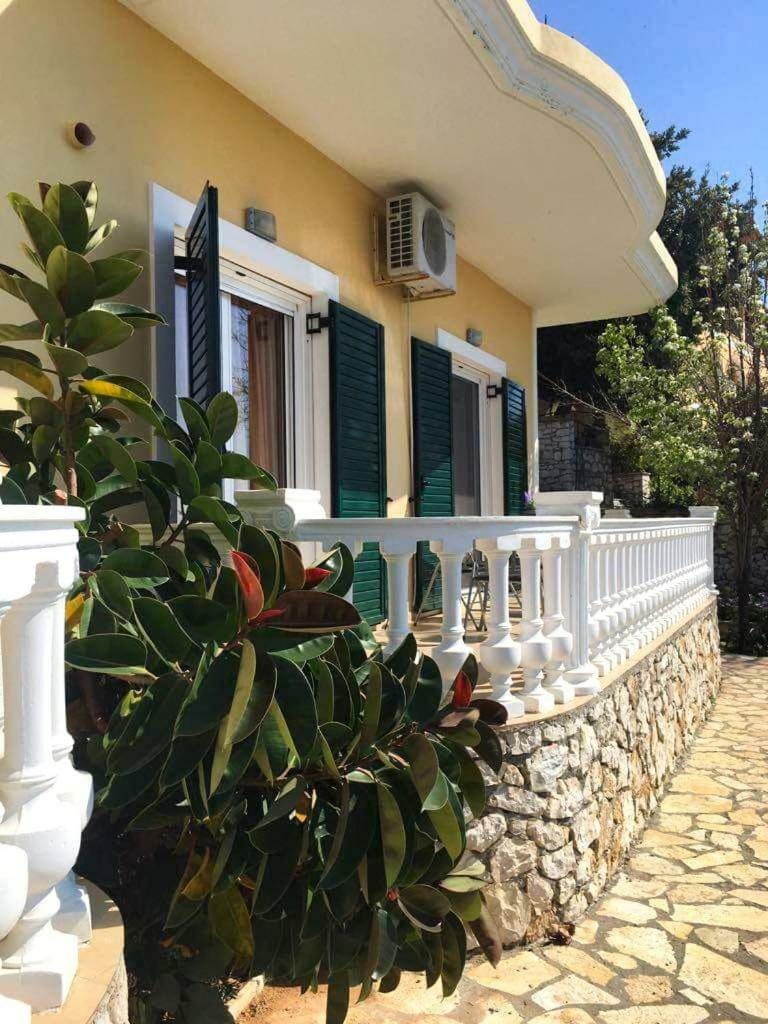 Lovely View Apartments Himarë Dış mekan fotoğraf