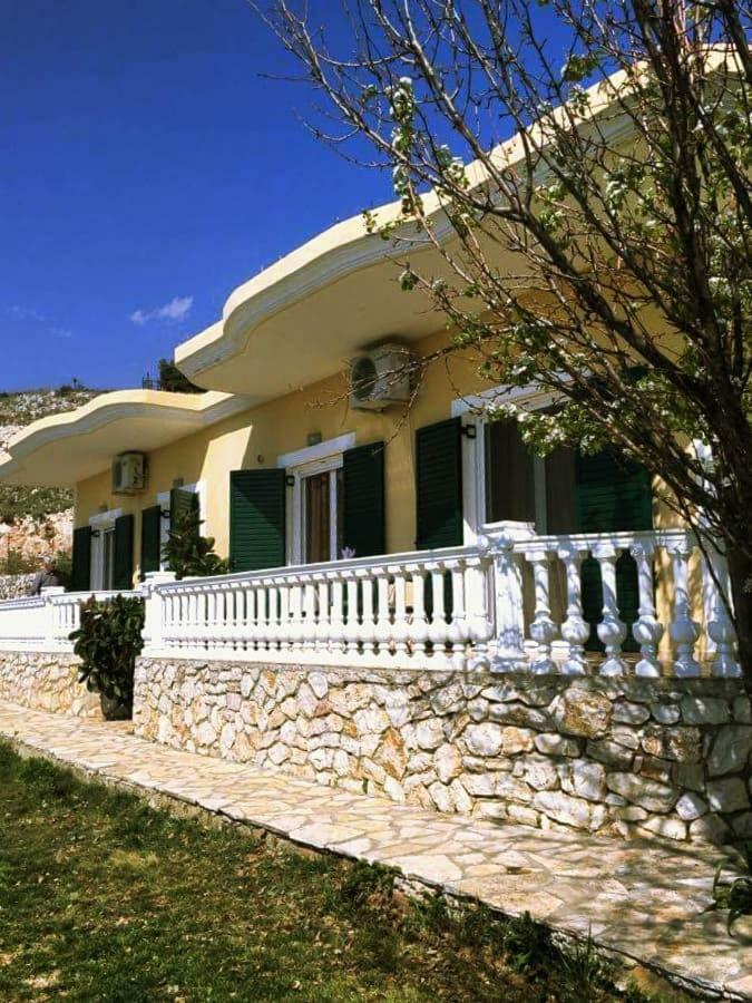 Lovely View Apartments Himarë Dış mekan fotoğraf